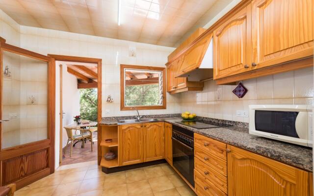 BARCELO-DANUS - Chalet with terrace in Porto Colom. Free WiFi