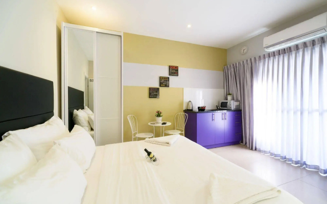 Crown Sea Apart hotel