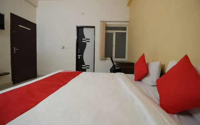 Oyo Flagship 33020 Kusum Vihar Jagat Pura
