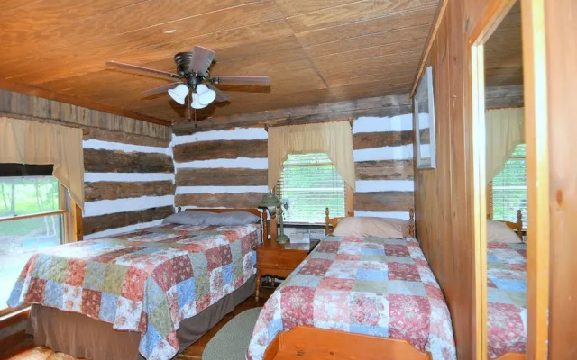 Pondview Cabin - Log Cabin Retreat