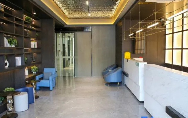 Yiju Life Hotel (Ningbo Dongbu Xincheng International Convention Center)