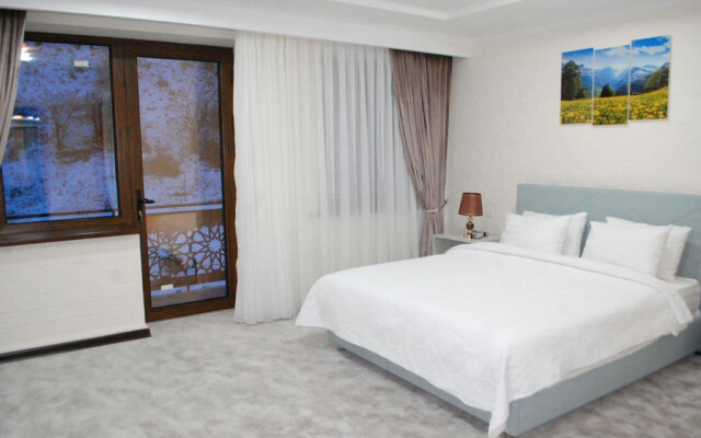 Эверест Плаза