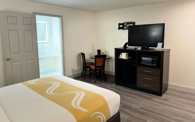 Quality Inn Creekside - Downtown Gatlinburg