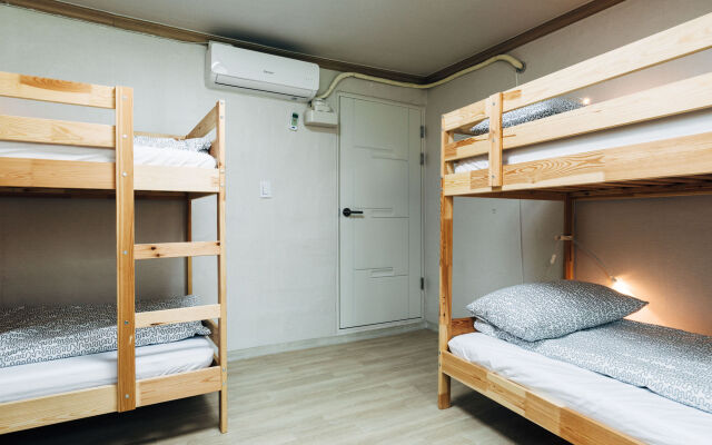 10 Guesthouse - Hostel