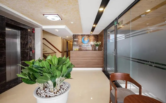 22Land Moon West Lake