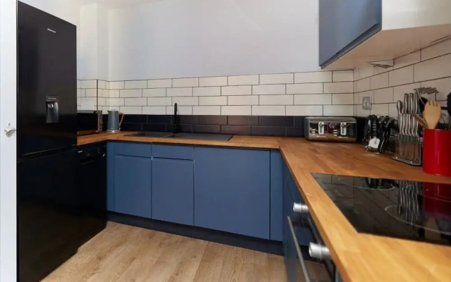 The Whitechapel Place Stunning 2bdr Flat With Balcony