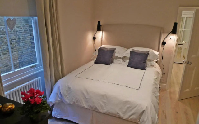 Sparkling Apartment in Kensington Olympia