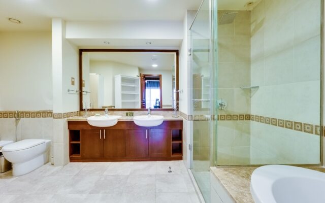 Fairmont North Luxury 2 BR Apt Palm