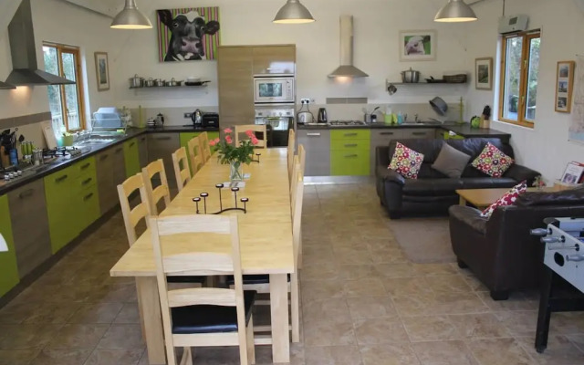 Cornish Yurt with Hot Tub (1)