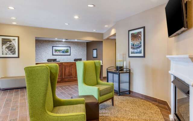 Comfort Inn DeKalb - University Area