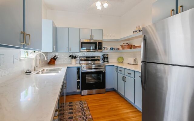 Casa Rosa West by RedAwning