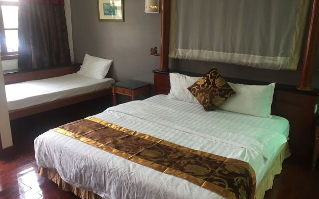 CMK and Private Water Chalet