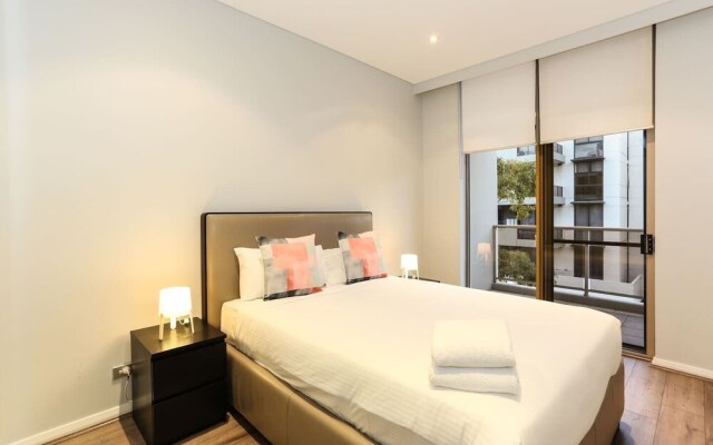 Beautiful home 2beds Apt @Waterloo-Close to CBD