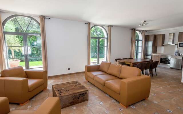 Beautiful villa with terrace in the surfing town of Biarritz