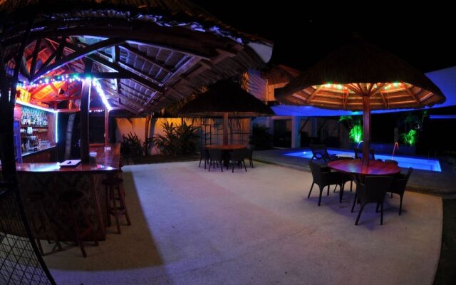 Parrot Resort Moalboal