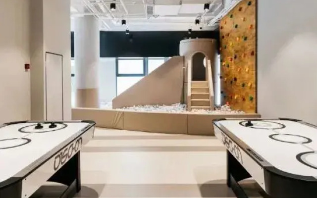 Youth Hotel