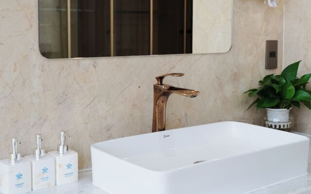 Deluxe Riverfront Pool Villas Danang