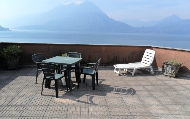 Flat Fiumelatte Terrace lake view