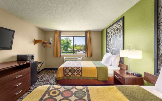 Super 8 by Wyndham Ankeny/Des Moines Area