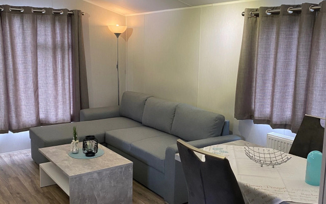 Comfort chalet with dishwasher on a holiday park directly at recreational lake