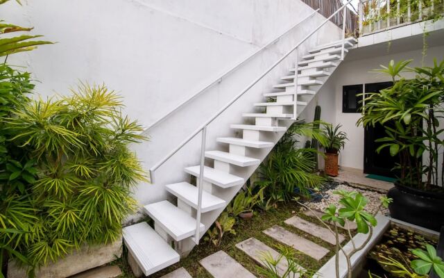 Serene 4br Seminyak Villa with Tropical