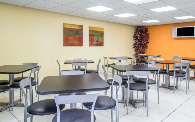 Econo Lodge Fort Knox