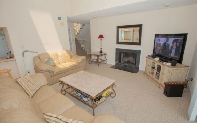 Shoot The Breeze 4 Bedroom Condo by Redawning