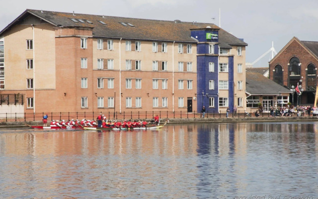 Holiday Inn Express Cardiff Bay by IHG