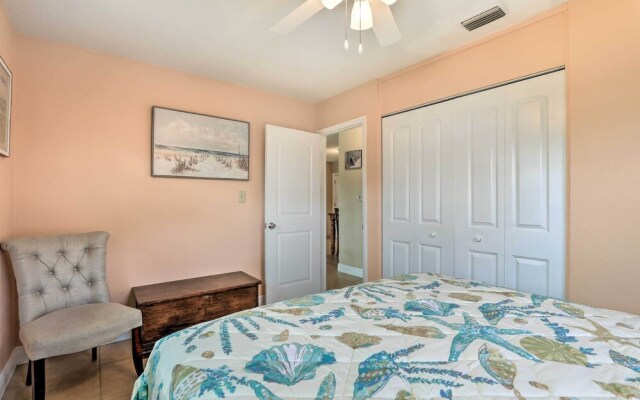 Bradenton Home w/ Beautiful Yard: 4 Mi to Downtown