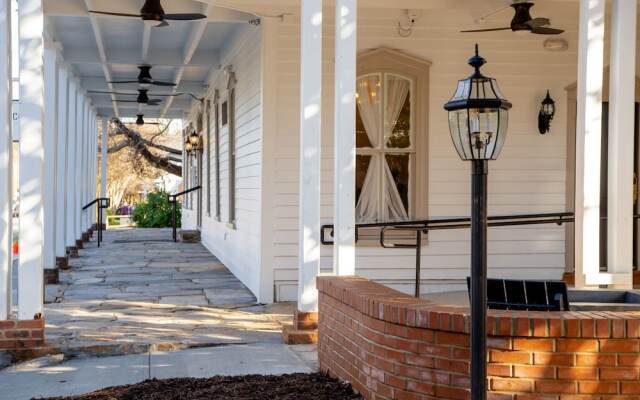 The Colonial Inn, an Ascend Collection Hotel