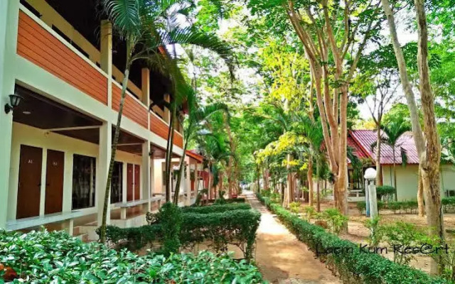 Laemkum Beach Resort