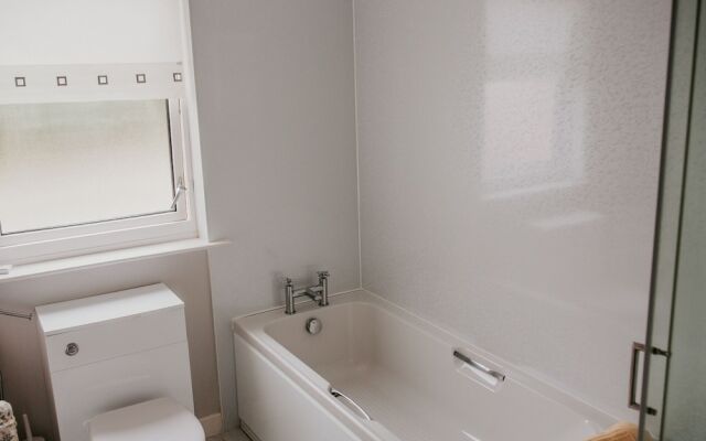 Remarkable 3-bed House in Isle of Lewis