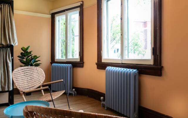 QBEDS Hostel