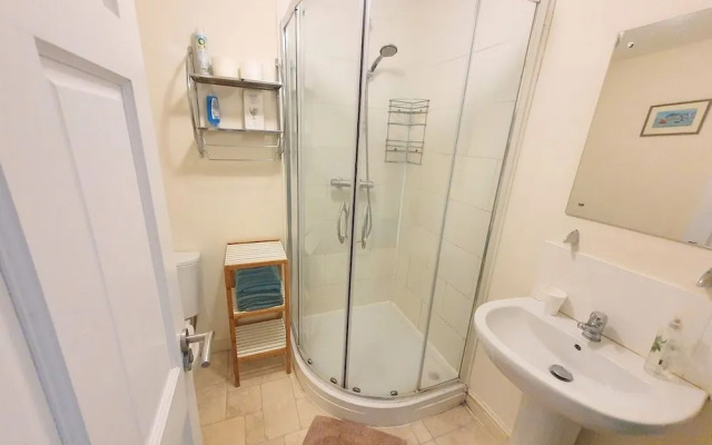 2-bed Flat With Superfast Wi-fi DW Lettings 29br