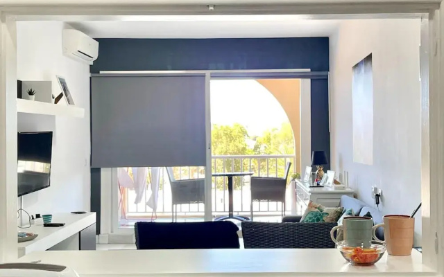 Seaside Flat With Shared Pool