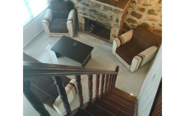 Orman Kampı Taş Evleri