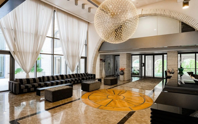 Harav Kuk Residence