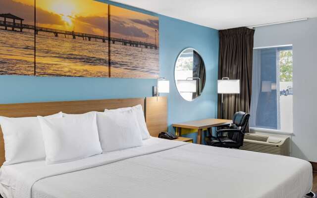 Days Inn by Wyndham Pensacola I-10
