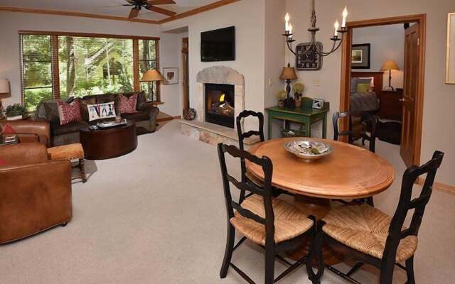 Arrowhead Village Condo - 104 Aspenwood Lodge