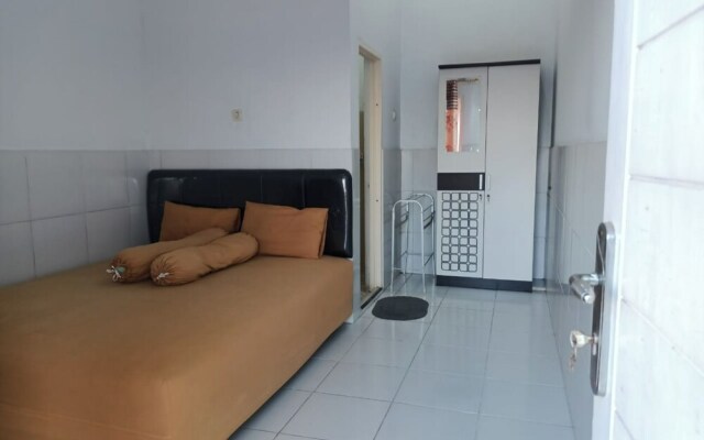 Hotel O Lili Kost SyariahNearKetapang Royal City