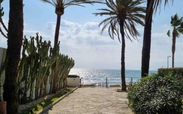 Town-House-Style Villa - on the Golden Mile