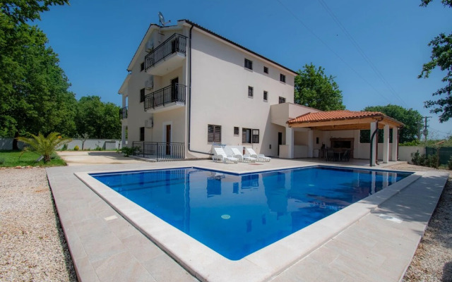 Family apartments in Šušnjići