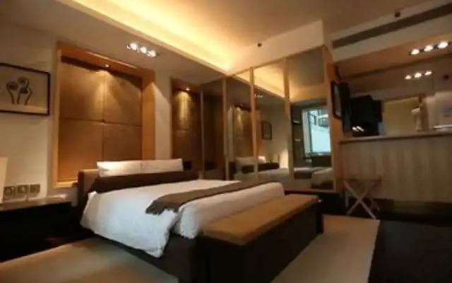 The Plaza Lan Kwai Fong