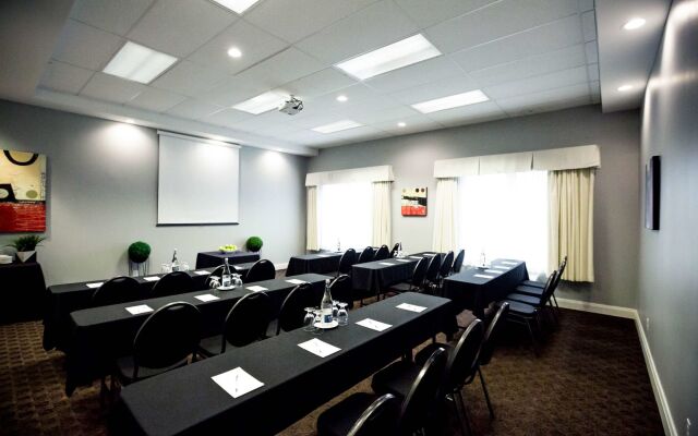 Cambridge Hotel and Conference Centre