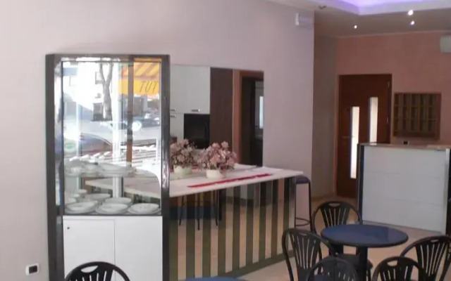 Hotel Garnì Dora