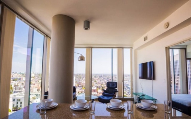 Modern La 2 Bedroom Luxury Suites