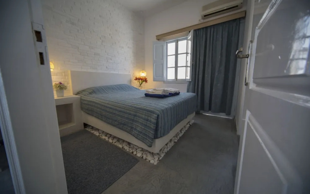 Ianthe Apartments & Villa