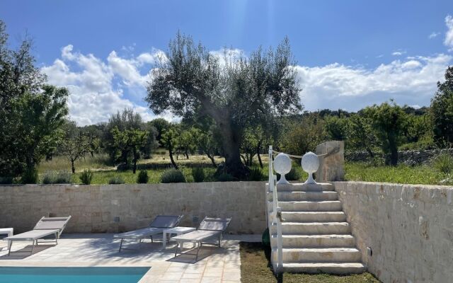 Trulli Di Pone in Cozzana