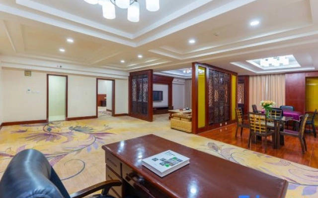Yimenjun Township Hotel
