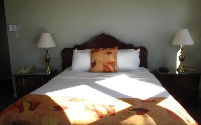 Brigantine Inn & Suites